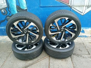 A set of 20inches original Mitsubishi Outlander mags 5x114.3 PCD with tyres. Also fit Nissan Qashqai