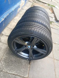 A set of 18inches original BMW 1 / 2 / 3/ 4 and 5 series mags rim 5x120 PCD Narrow and wide with Run