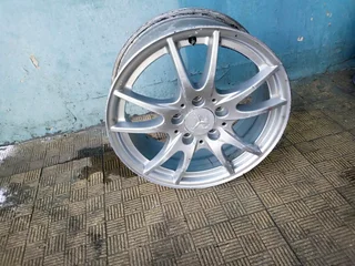 One single 16inch original Mercedes Mag rim 5x112 PCD. This rim is in perfect condition