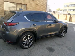 2018 mazda CX5 2.2Liter Diesel Skyactiv-D AWD Automatic drive 4x4  Colour: Grey. Service book