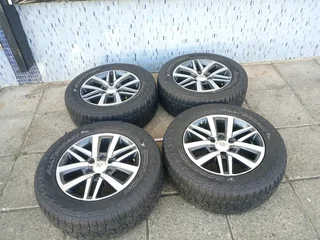 A set of 18inches original Toyota GD6 bakkie / Toyota Fortuner mags rim 6x139.7 PCD with Pirelli