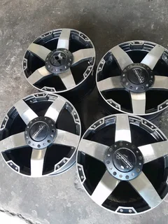 A set of 20inches 4x4 mags 6x139.7 PCD for Toyota Hilux /Ford Ranger/mazda BT50/Gwm P series/ Nissan