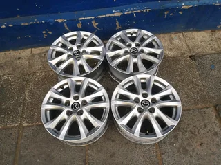 A set of 16inches original mazda 3 mags 5x114.3 PCD also fit mazda CX-3 /mazda 5 /Toyota corolla