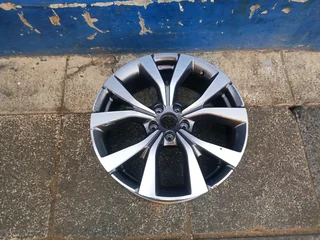 One single 18inch original Chery Tiggo 7 mag rim 5x108 PCD
