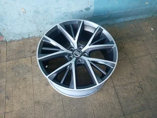 One single 19inch OEM /original Volvo S9 V90 mag rim 5x108 PCD8.5JET47Also fit Volvo S60 V60