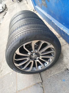 Brand new set of 22inch Range Rover sport mags 5x120 PCD with 85% thread continental tyres