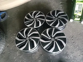 A set of 15inches original VW polo TSI /polo Vivo mags 5x100 PCD. This rim is in perfect condition