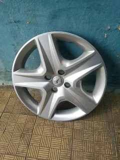 One 16inch original Renault sandero wheel cover