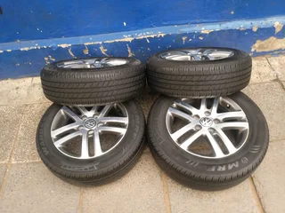 set of 16inch original VW Golf 5 6 mags 5x112 PCD with 87% thread tyres. Also fit VW caddy /Jetta 6