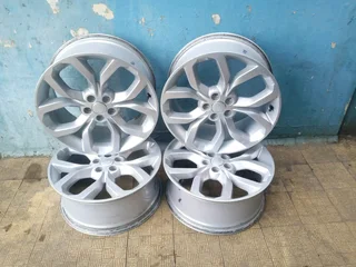 A clean set of 19inches original Land Rover Evoque mags 5x108 PCD also fit Land Rover Velar