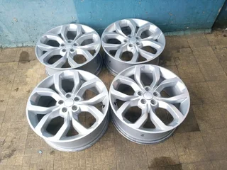 A clean set of 19inches original Land Rover Evoque mags 5x108 PCD also fit Land Rover Velar