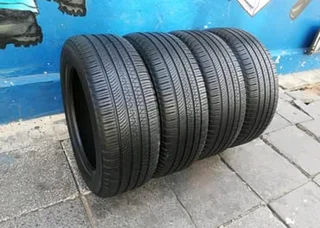A set of 255/55R20 Pirelli scorpion TM Zero All season tyres 90% thread life no patch no plug