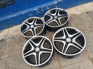 A set of 18inches OEM /original AMG Mags 5x112 PCD for Mercedes Benz /Vito /Viano and Mercedes GLA