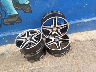 A set of 18inches OEM /original AMG Mags 5x112 PCD for Mercedes Benz /Vito /Viano and Mercedes GLA