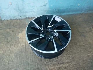 1 Brand new single 19inch original Cetroen DS5 /DS4 mag rim 4x108 PCD8.5J Offset 29 just one rim