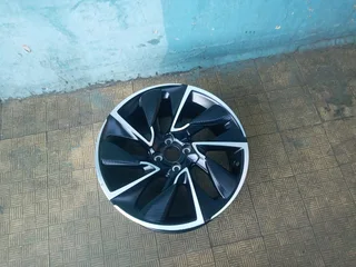 1 Brand new single 19inch original Cetroen DS5 /DS4 mag rim 4x108 PCD8.5J Offset 29 just one rim