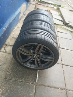 A set of 19inch original BMW 351M mags 5x120 PCD narrow and wide with runflat tyres