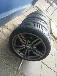 A set of 19inch original BMW 351M mags 5x120 PCD narrow and wide with runflat tyres