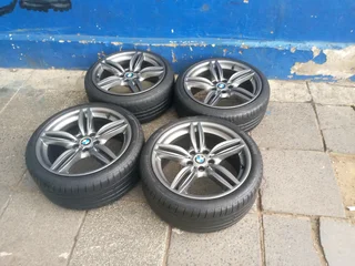 A set of 19inch original BMW 351M mags 5x120 PCD narrow and wide with runflat tyres