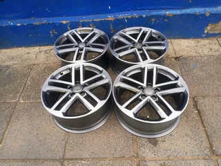 A set of 18inches OEM /Original Audi A3/ S3 mags 5x112 PCD also fit Audi A4 A5 and VW Golf 5 6 7 GTI