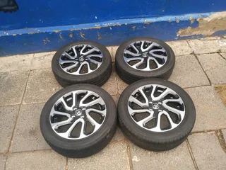 A set of 16inches 4x100 PCD with tyres for Toyota starlet / Suzuki Baleno also fit Toyota yaris