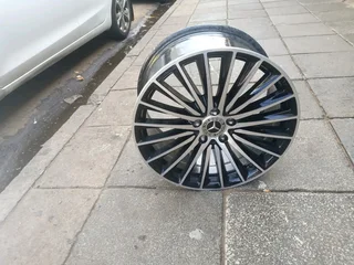 1 single 19inch Original AMG mag 5x112 PCD9JET 58.7 This rim is in perfect condition