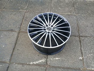 1 single 19inch Original AMG mag 5x112 PCD9JET 58.7 This rim is in perfect condition