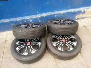 A set of 16inches original Renault Kiger mags 4x100 PCD with tyres.Also fit Renault Sandero