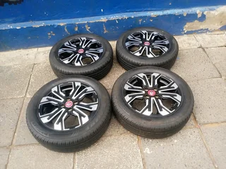 A set of 16inches original Renault Kiger mags 4x100 PCD with tyres.Also fit Renault Sandero