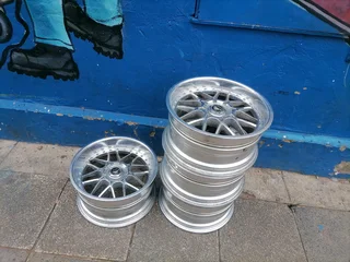 A set of 17inches original split mags rim 5x114.3 PCD for Toyota Hilux low rider /Toyota cross