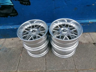 A set of 17inches original split mags rim 5x114.3 PCD for Toyota Hilux low rider /Toyota cross