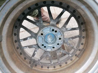 A set of 17inches original split mags rim 5x114.3 PCD for Toyota Hilux low rider /Toyota cross