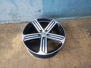 One single 19inch original VW Golf 7R and Golf 5 6 7 mag rim 5x112 PCD 8J ET50 Only 1 rim please