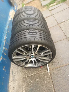 A set of 19inches original bmw 3 series F30 F31 and 4 series F32 F33 F36 mags 5x120 PCD with Runflat
