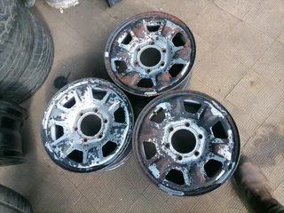 3x15inch original Isuzu bakkie steel rims 6x139.7 PCD. Also fit a trailer /Nissan NP300 /ford ranger