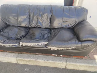 Couch - Ad posted by Aphelele Jack