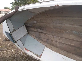 Blue boat R2500