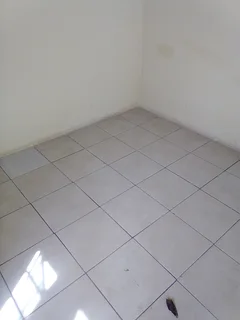 1 room available for rental in Isphetweni Tembisa for R1700pm