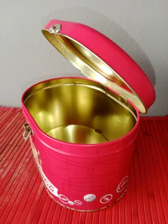 Beautiful Rare Coca-Cola tin