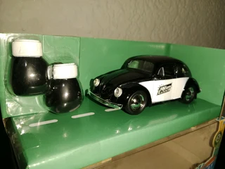 1/32 VW Beetle limited edition with boxing gloves