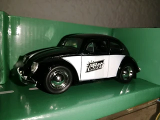 1/32 VW Beetle limited edition with boxing gloves