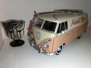 Vw bus transformers edition 1/24 model