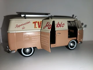 Vw bus transformers edition 1/24 model