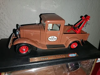 1934 Ford pickup tow-truck 1/18 die-cast model