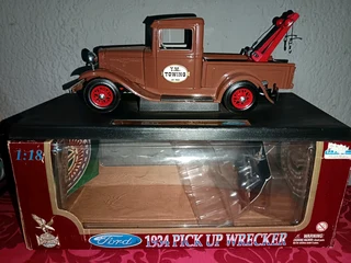 1934 Ford pickup tow-truck 1/18 die-cast model