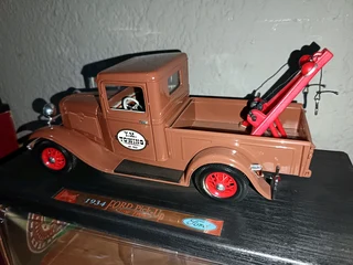1934 Ford pickup tow-truck 1/18 die-cast model