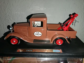 1934 Ford pickup tow-truck 1/18 die-cast model