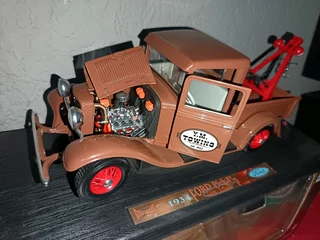 1934 Ford pickup tow-truck 1/18 die-cast model
