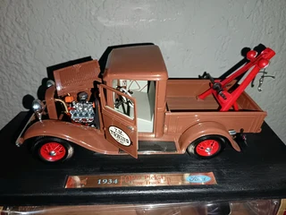 1934 Ford pickup tow-truck 1/18 die-cast model