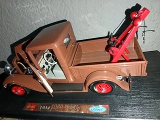 1934 Ford pickup tow-truck 1/18 die-cast model